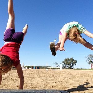 Meet your Posher, Dillen